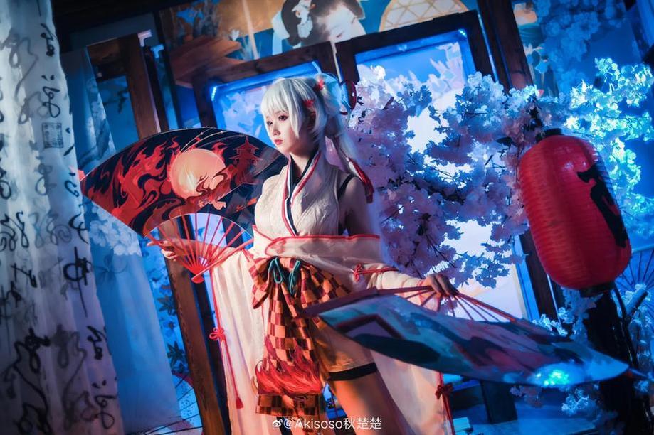 akisoso秋楚楚02原图大公开：花海中的仙女cosplay
