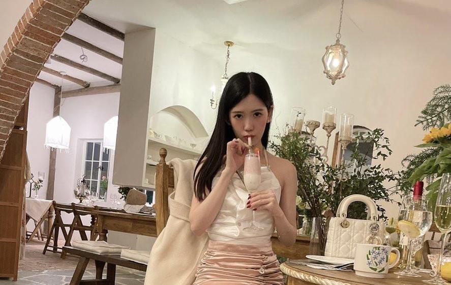 想要原始的cos照片？来这里看看chloe霏霏霏的合集
