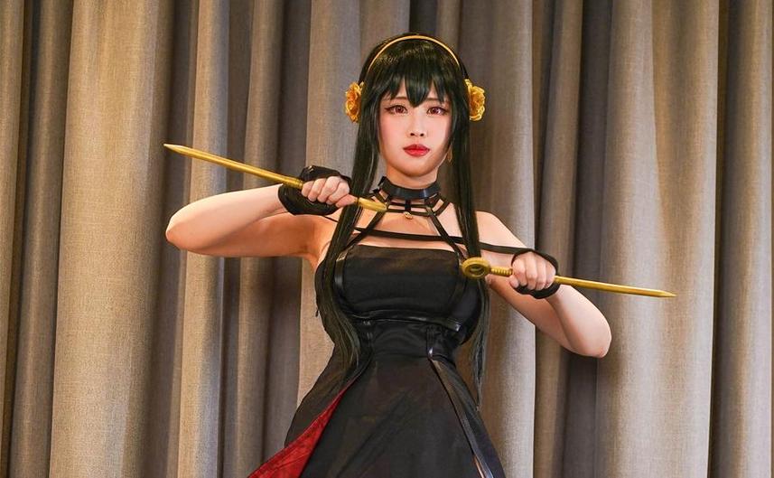 kaya萱夸克图片：一部代表cos作品的高清图包