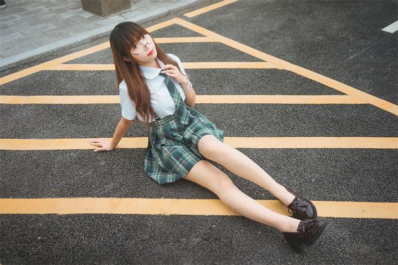 Money冷冷吉他少女的摄影集，原图精美，图包唯美