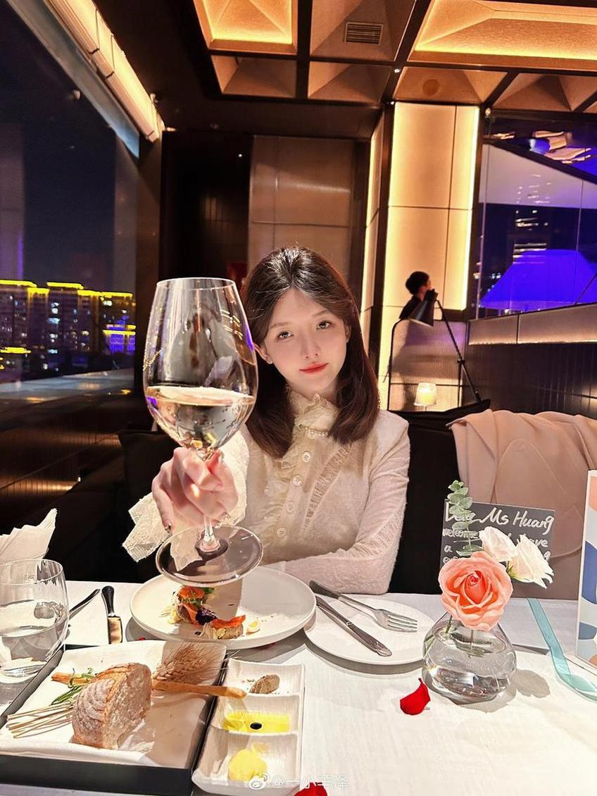 照片不止是照片，一小央泽为什么卖我的原图合集？