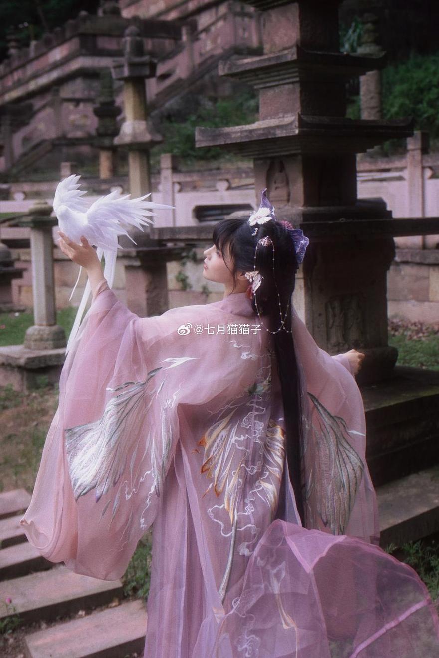 七月喵子巨婴：打造玄幻风格美图集