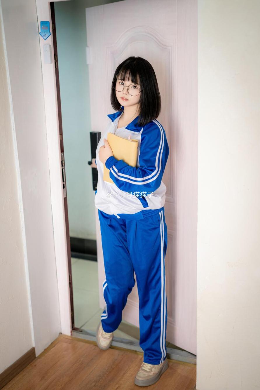 这里有七月喵子最新壁纸cos照片收藏合集，让你一次看个够