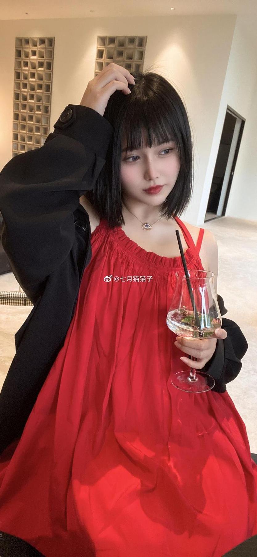 用摄影打造惊艳之类！最近很火的七月喵子壁纸再次来袭。