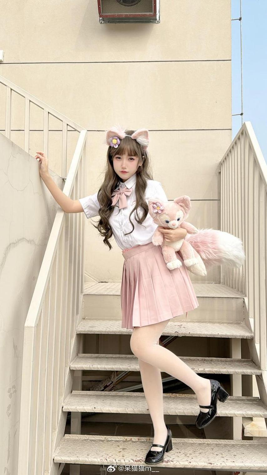值得珍藏，不呆猫连体黑色的cosplay图包