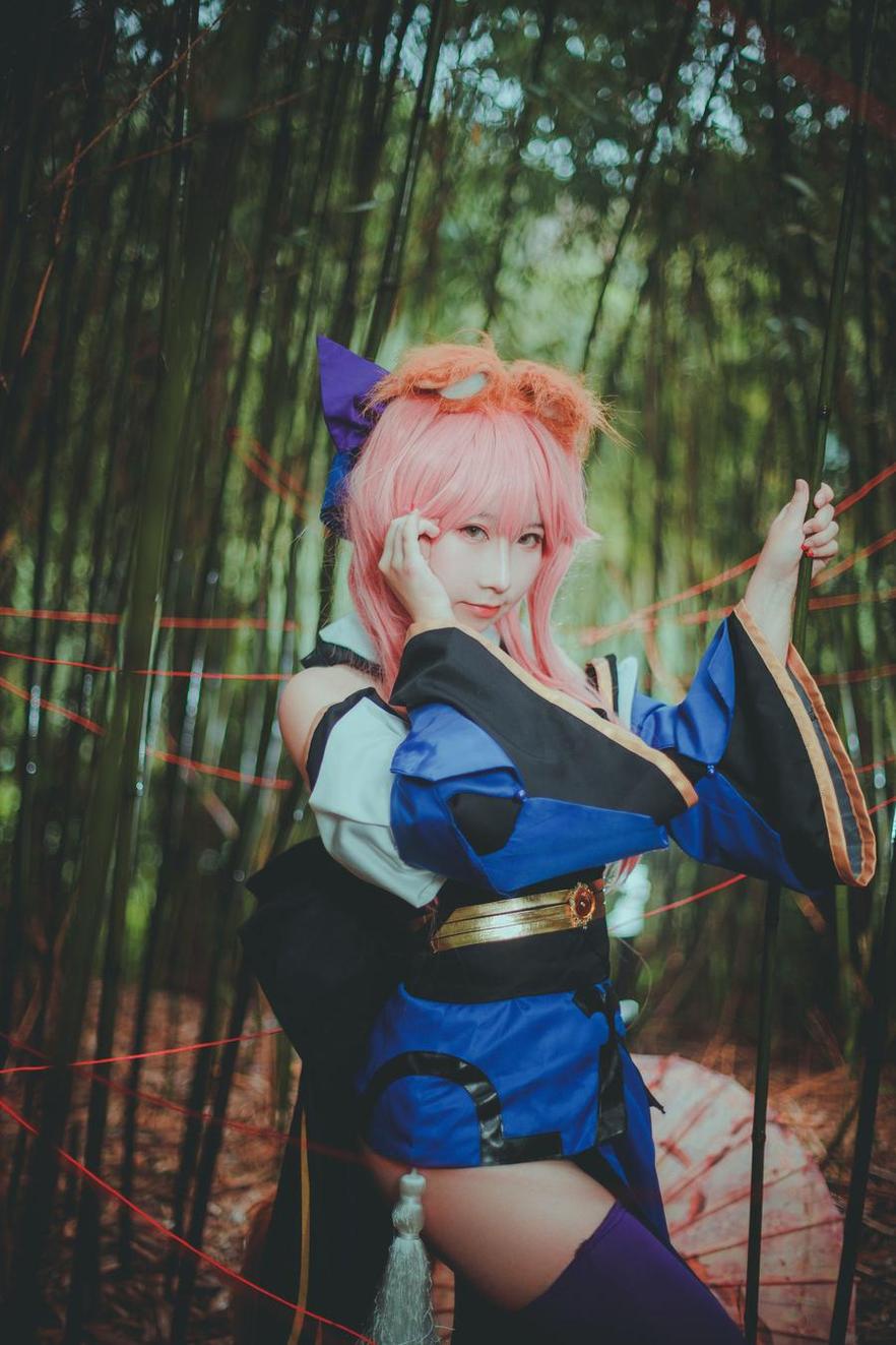 从从从从鸾半人马A的cosplay合集，精美的图片让人惊叹。