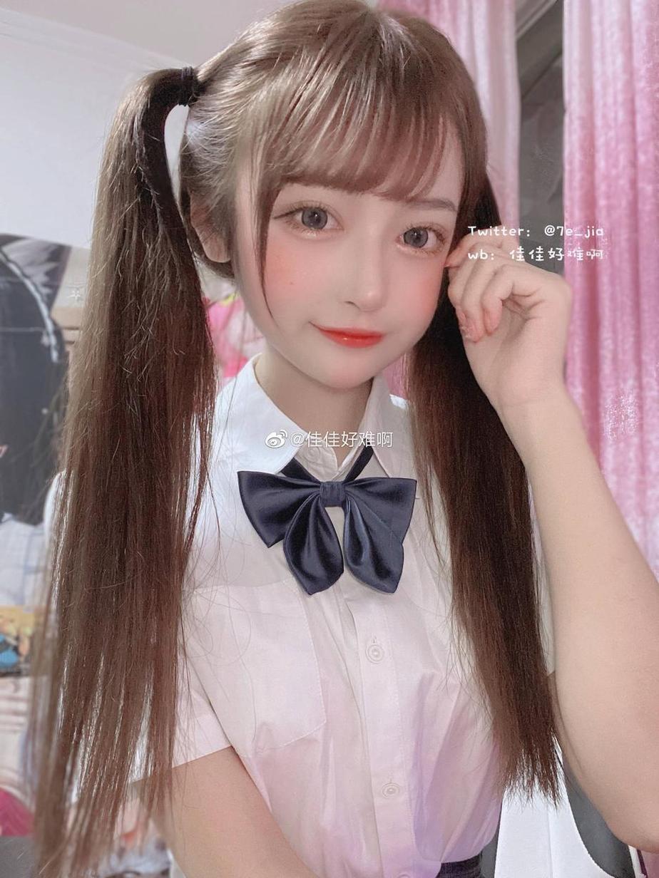 佳佳好难啊牛奶的超清照片，让人无法抗拒。