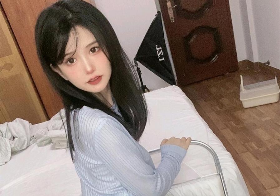 倦倦喵汉服原图：极致还原古代服饰，再现帝王之风。