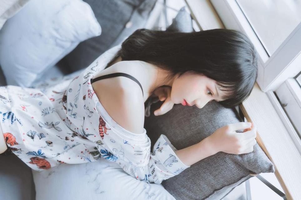 收藏极致的倦倦喵jk合集，分享最美cos作品