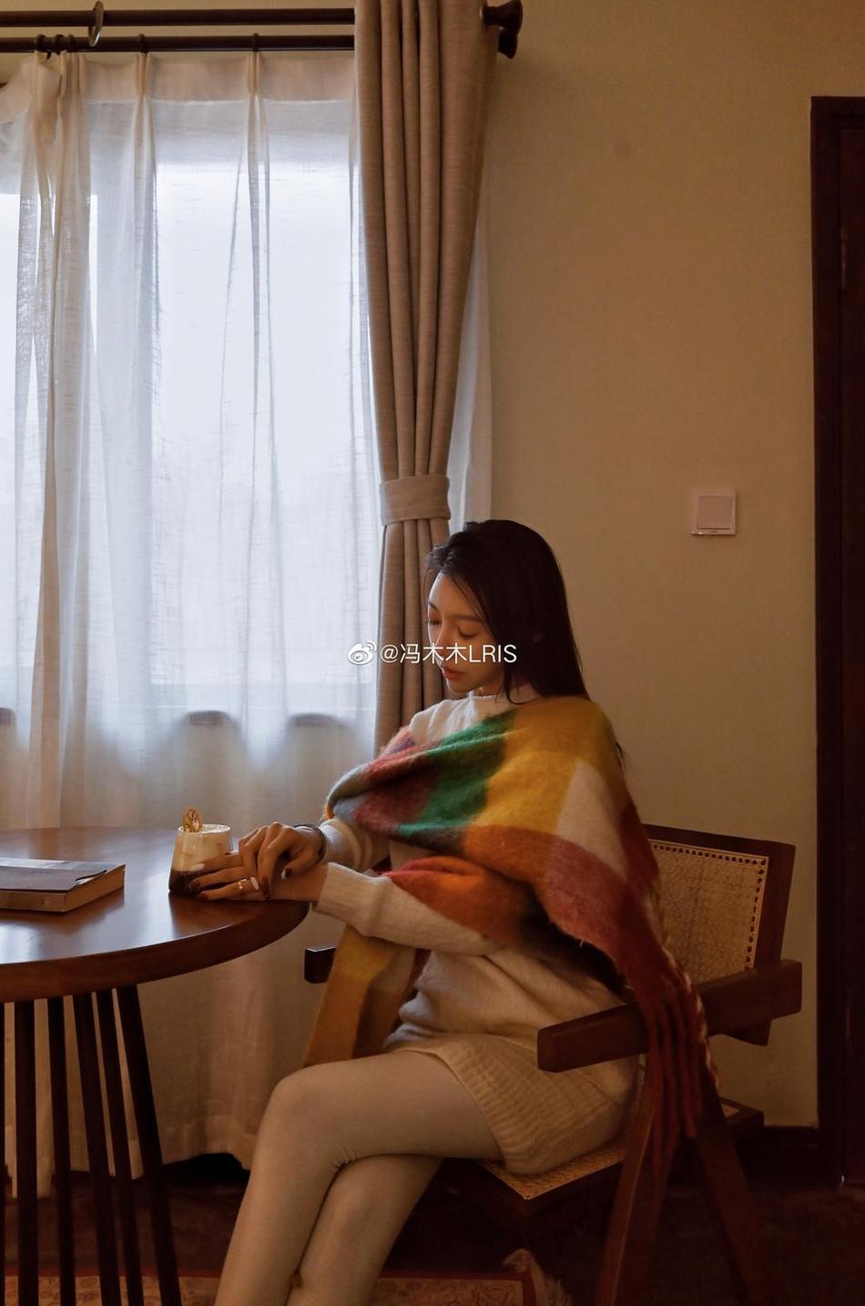 冯木木的微博：更新了一波cos作品，画风清奇绝美的角色6不6？