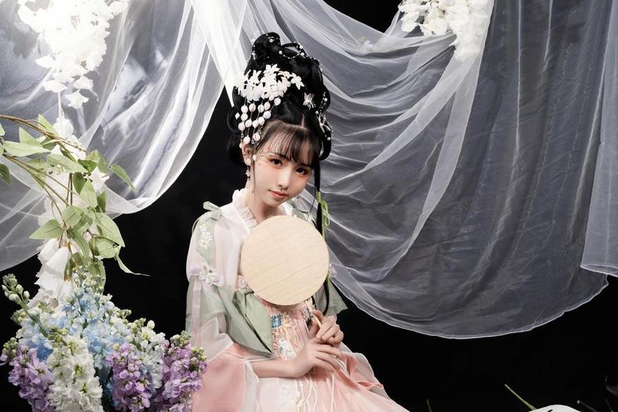 喵小吉化身妖娆魔女，浴火重生永恒魅魔登场