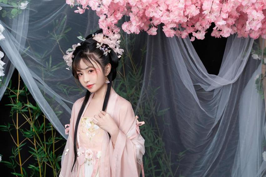 表现力极强，和喵小吉一样的coser精选集合照片
