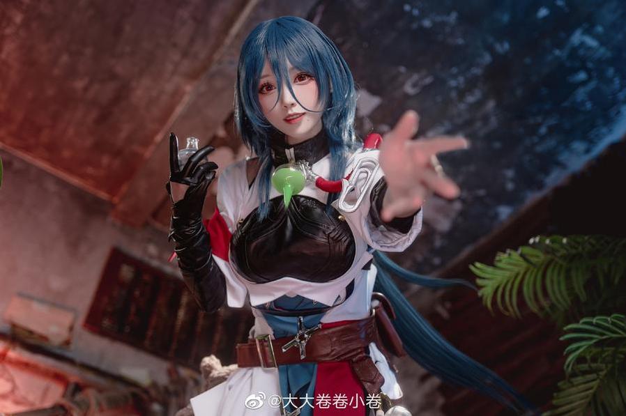 大大卷卷小卷玉藻前cos：摄影师用镜头记录的经典瞬间