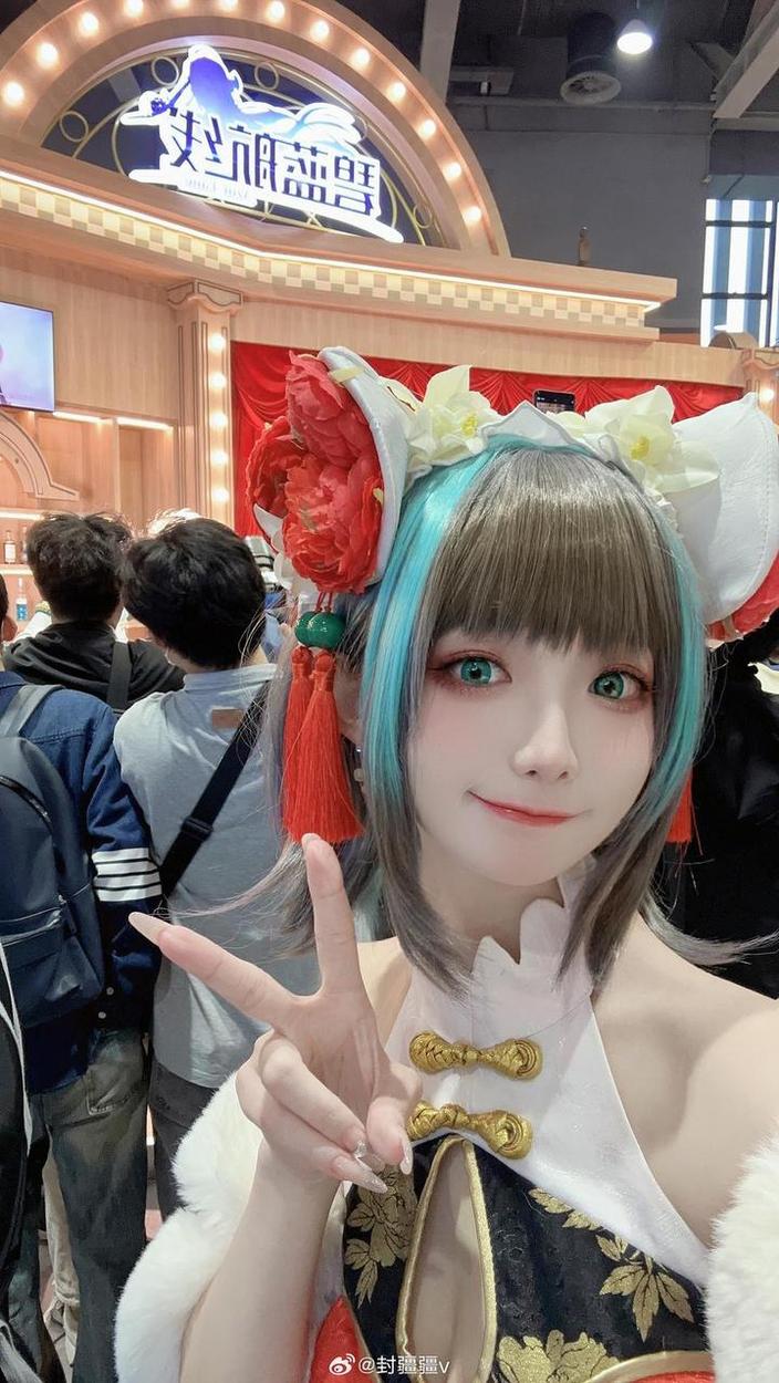 封疆疆w微博，我更新了一个cosplay图合集，里面有你最喜欢的那个角色，快来围观吧