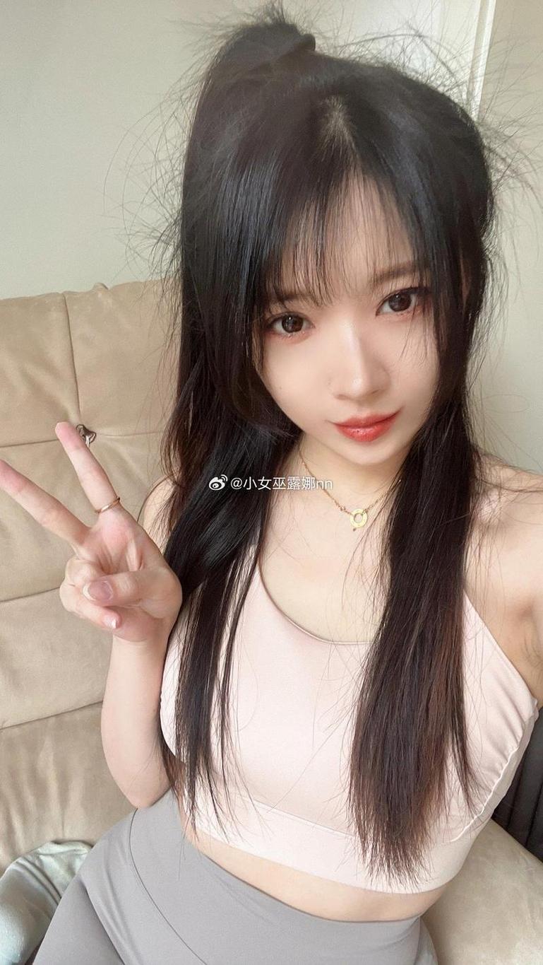 品味睡眠的艺术！小女巫露娜高跟鞋助眠唯美大片鉴赏。