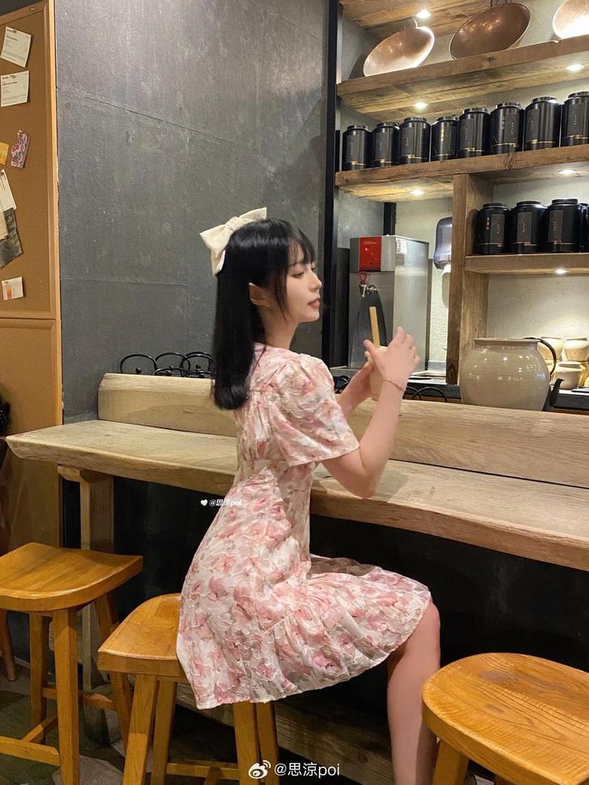 微博@思凉poi的cos合集，绝对是您爱不释手的宝藏