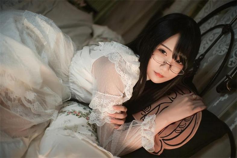 色彩斑斓的晓美嫣cos，绝美图包赏析