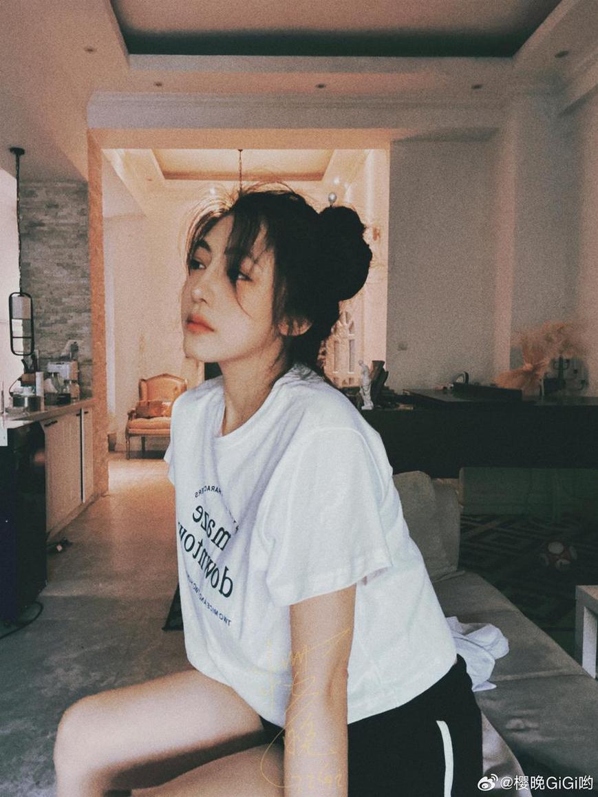 樱晚gigi最新照片原图分享：感受美好人生