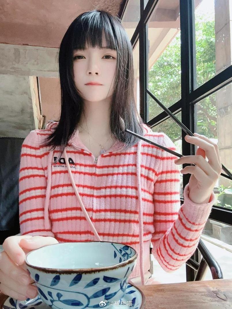 独家分享！樱桃喵灵梦cos摄影最新力作