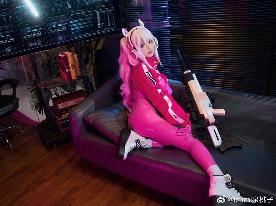 泉桃子变个玉兔的cosplay照片曝光