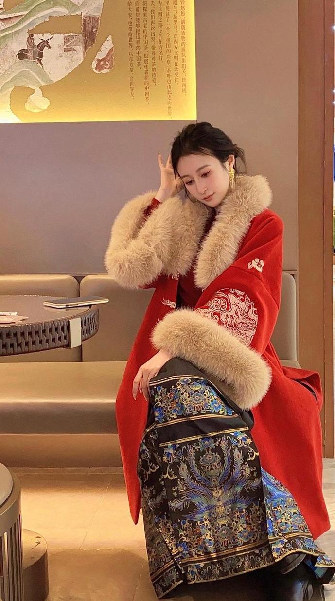 白银81多少岁的美丽原图，展现花样年华的美好