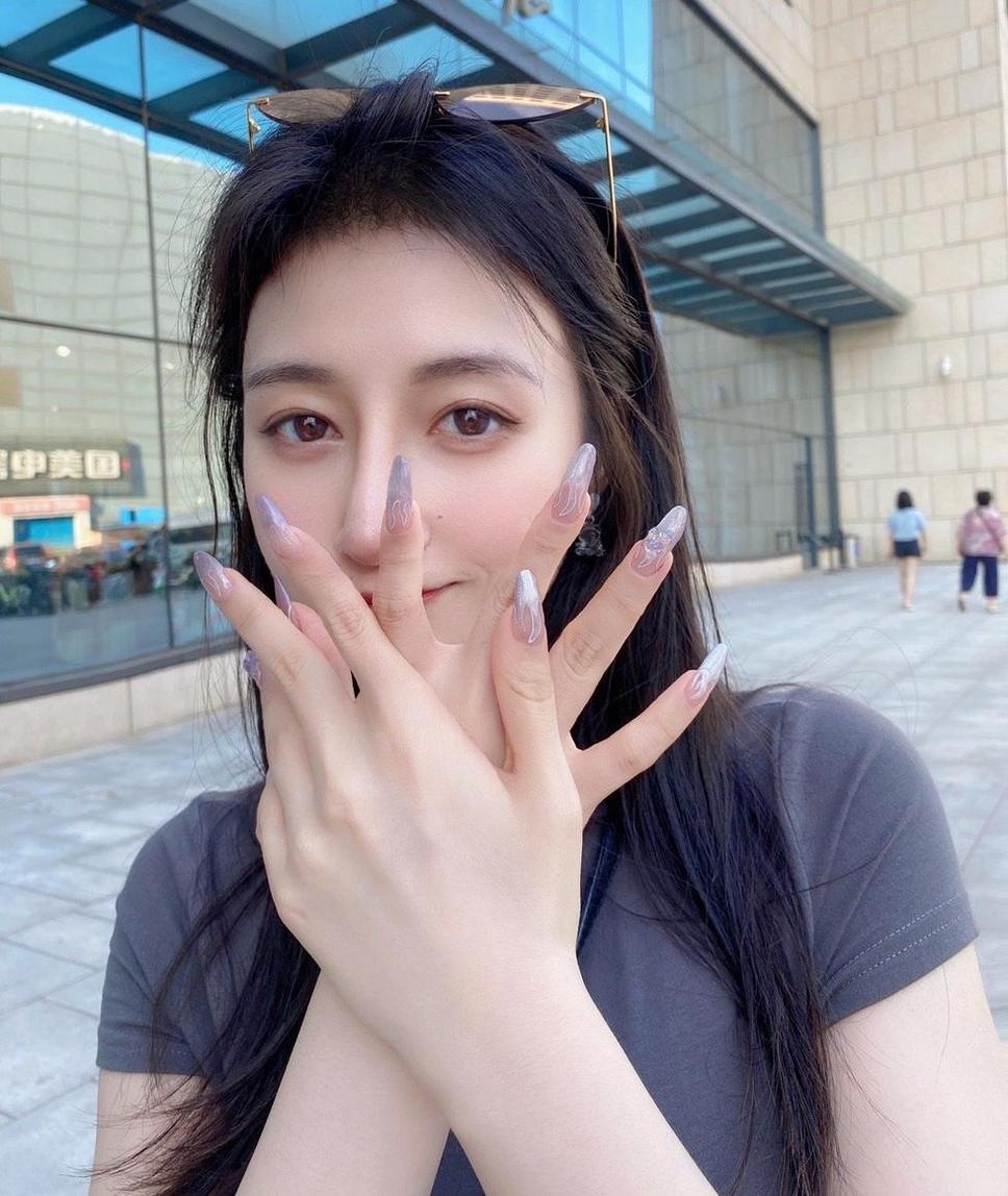 白银81图片观看，拥有一张高清照片不再是梦想。