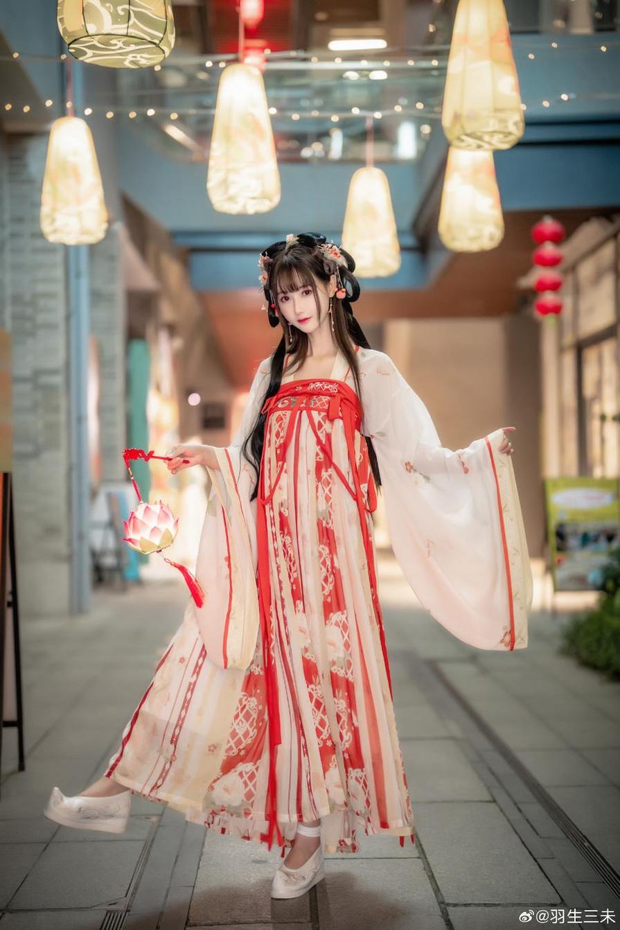 羽生三未吉他的定制设计，展现与众不同的个性