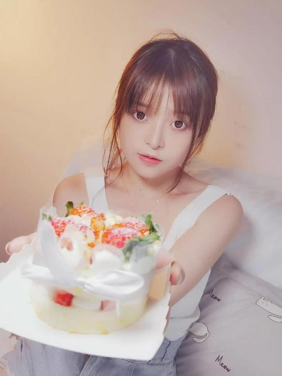 拔草莓味的奈奈兔黑胶图包，“cos”出你的奈奈兔