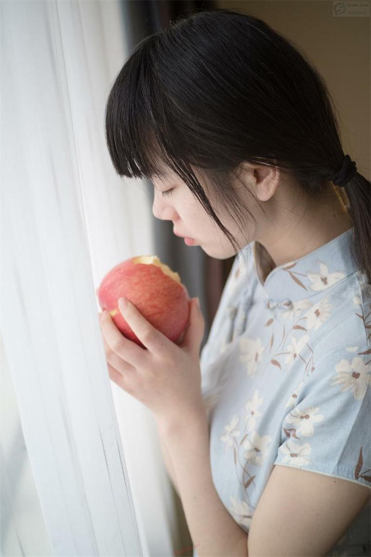 西尔酱兰花美女的唯美气质，诱人心醉