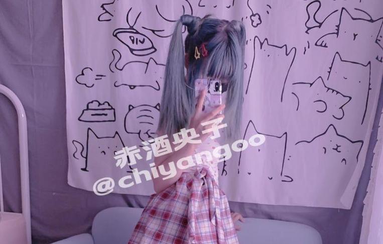 突破常规的@chigangoo赤酒央子作品，这些照片不仅视觉冲击力超强，更十分好看