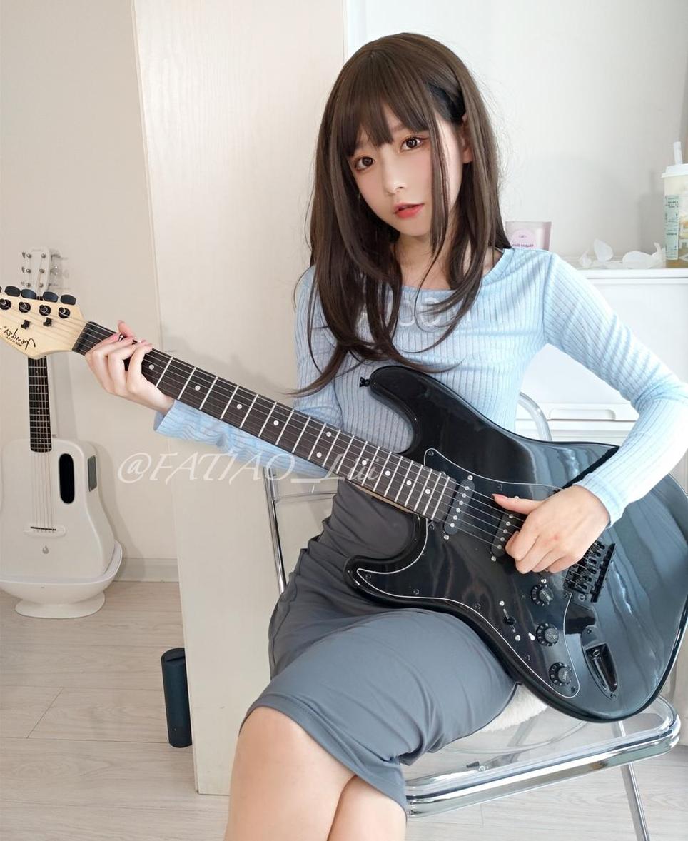 迷之呆梨作品，照片一览无余