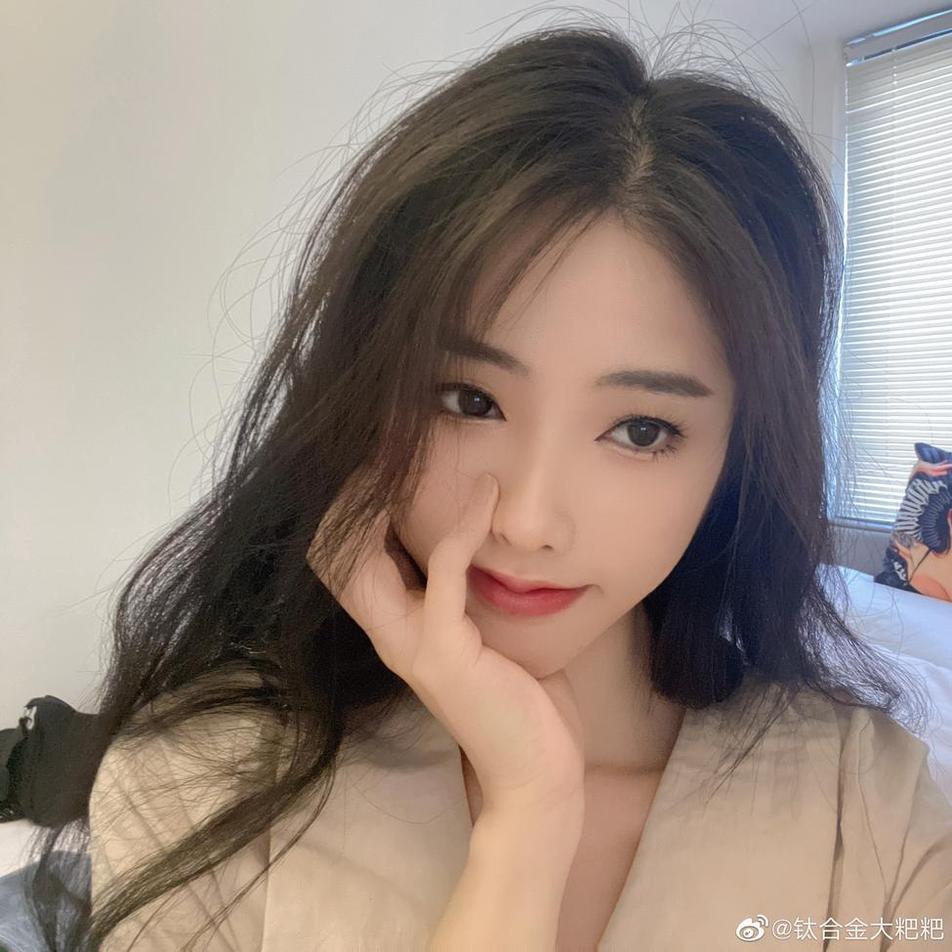 图包分享，揭秘网红钛合金titi的闪耀瞬间