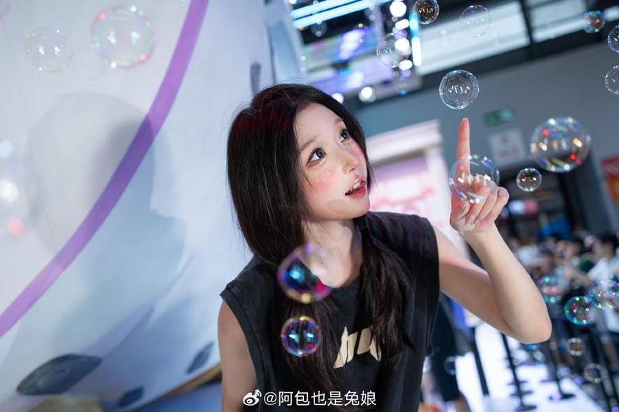 阿包也是兔娘小恶魔cos合集，想看就来哦