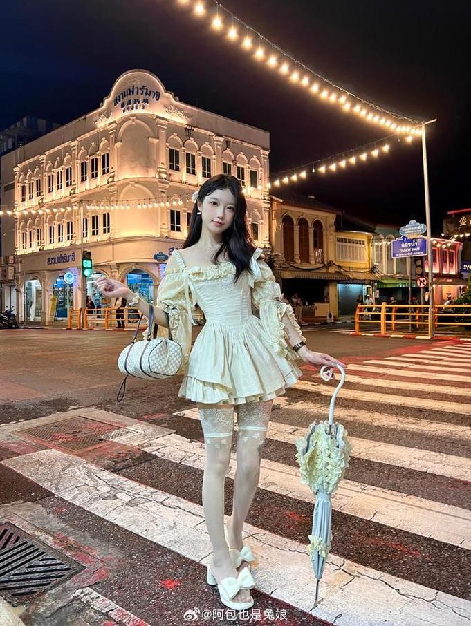 阿包也是兔娘温泉女巫：绝美的cos作品分享