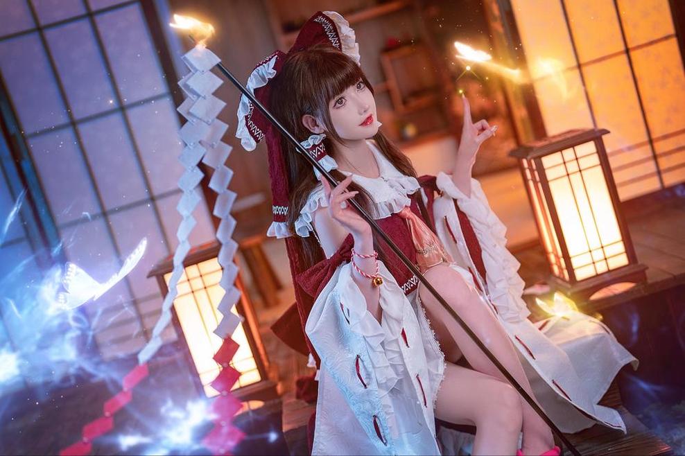 《露儿大魔王腿上全是伤》美图上线，欢迎入场