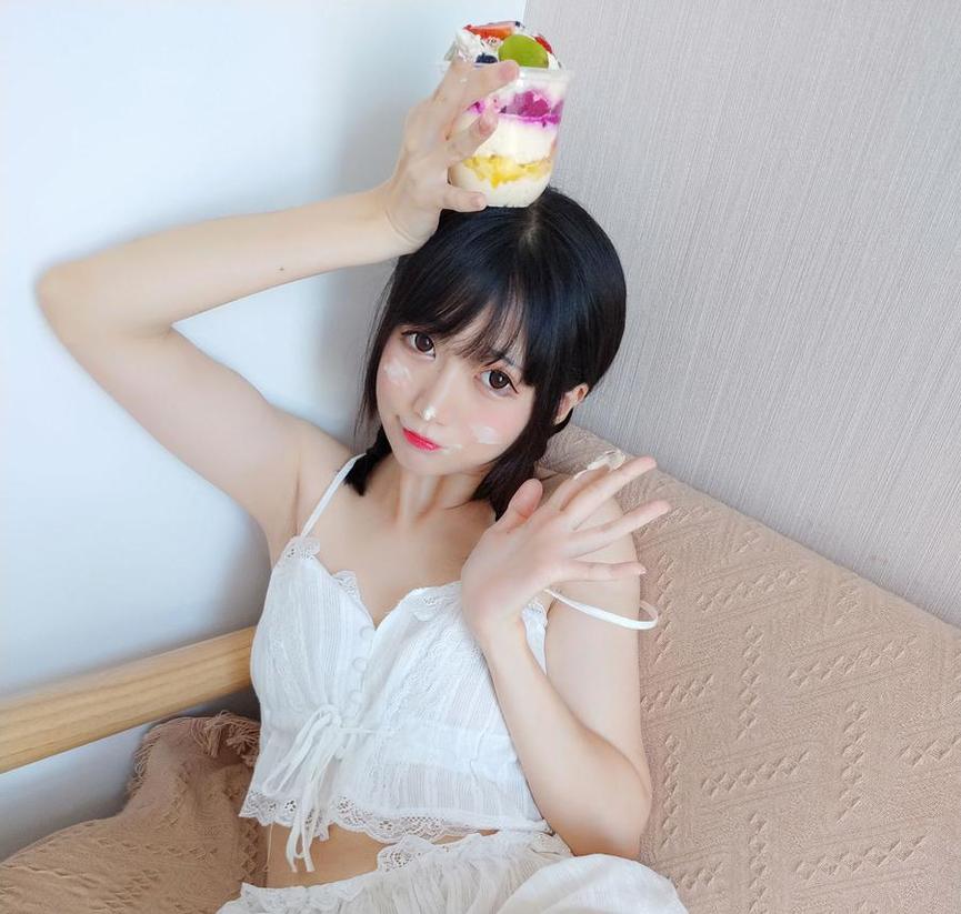 魔物喵女子高生休日，别具一格的摄影照片集