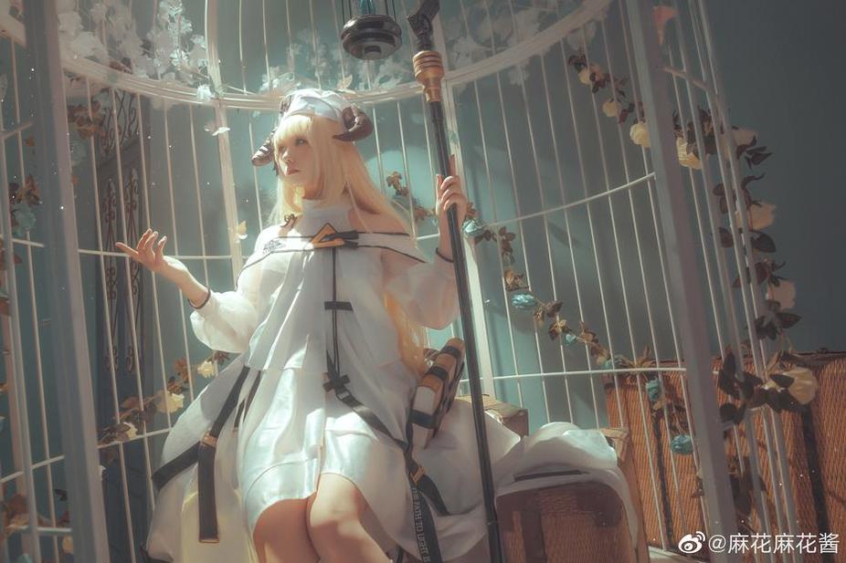 周末读物：麻花麻花酱奶自己精选的cos图集，超有爱哦